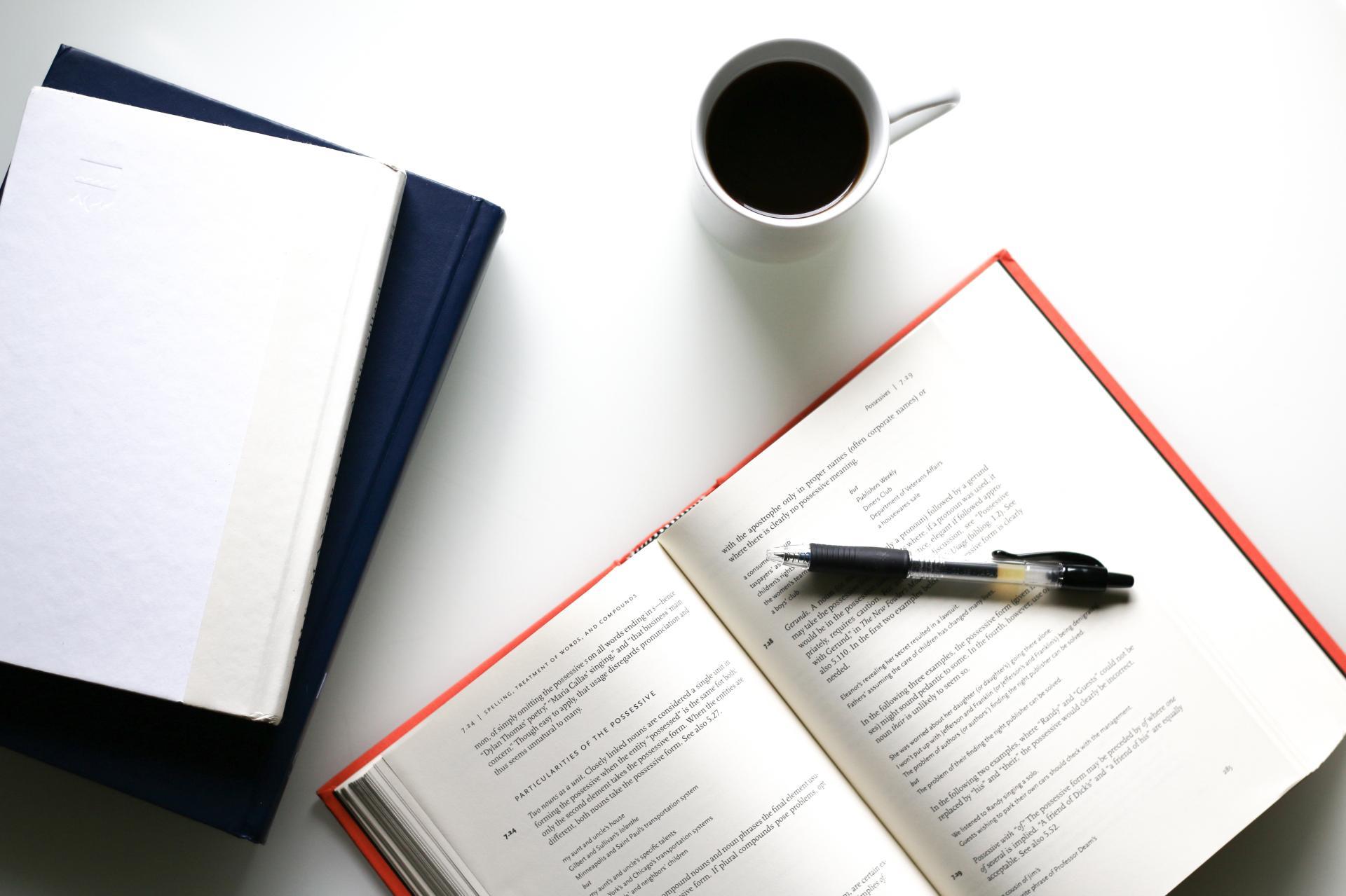 咖啡_ 书_ 笔(Coffee_ Books _ Pen)-大图_爱给网_aigei_com.jpg